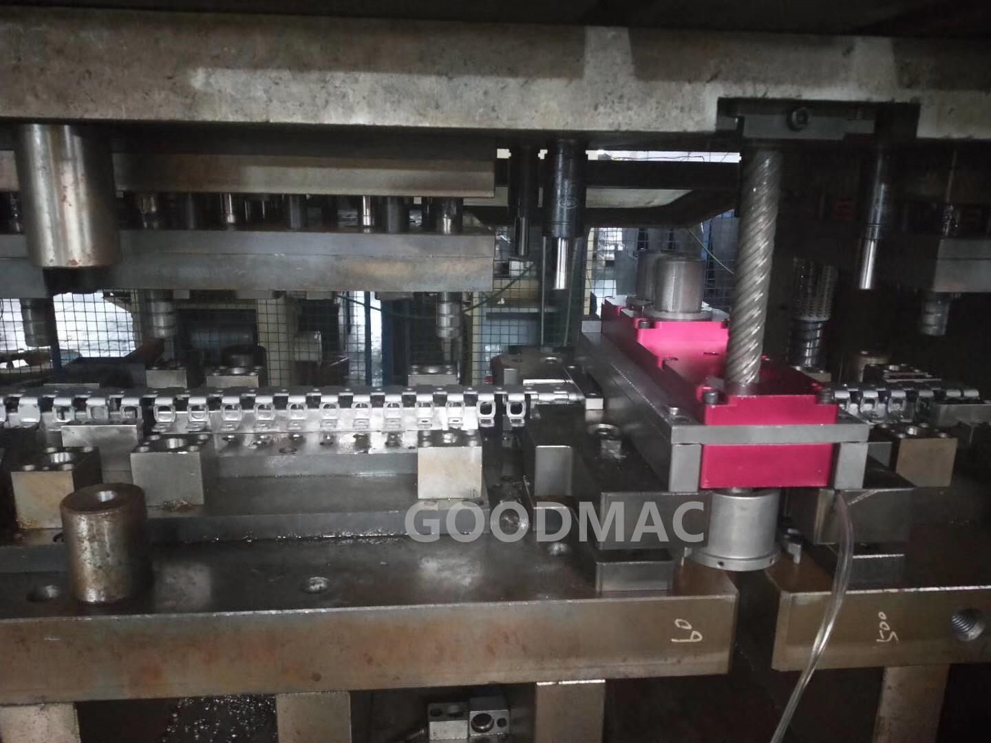 Automatic die-in tapping machine ( for stamping mold and press machine)